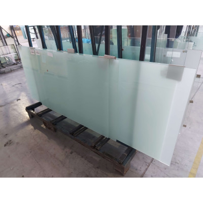 Sklo - VSG 55.1 mliečne, 1389x860mm Sklo - VSG 55.1 mliečne, 1389x860mm