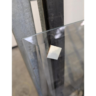 Float ESG sklo 6mm s fazetou 20mm – 975 x 500 mm