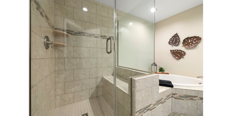 Sprchový kút vo výklenku kúpeľne - ako to vyrobiť?